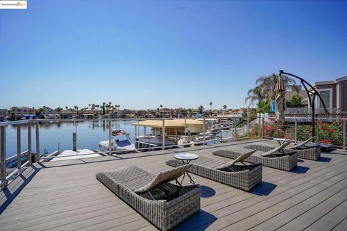 425 Discovery Bay Blvd, Discovery Bay, CA, 94505-9452 | Card Image