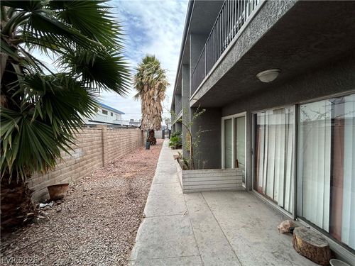 3-2616 Lynnwood St, Las Vegas, NV, 89109-1224 | Card Image