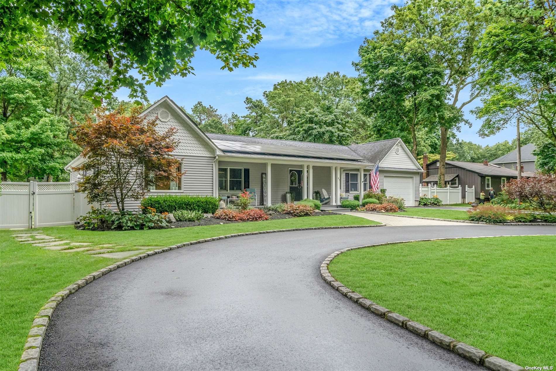 Radio Ave, Miller Place, NY 11764