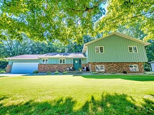 1055 Parkwood Dr, Nappanee, IN, 46550-1123 | Card Image