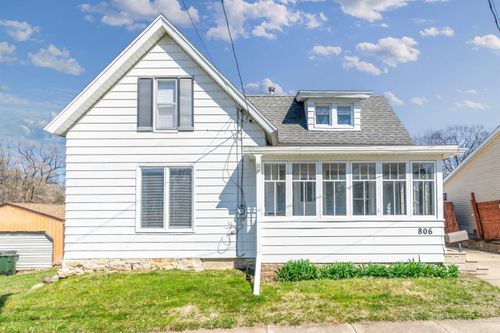 806 Bluff St Street, Cedar Falls, IA, 50613 | Card Image