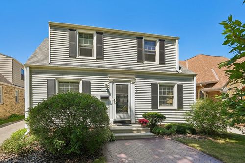 4907 N Idlewild Avenue, Whitefish Bay, WI, 53217 | Card Image