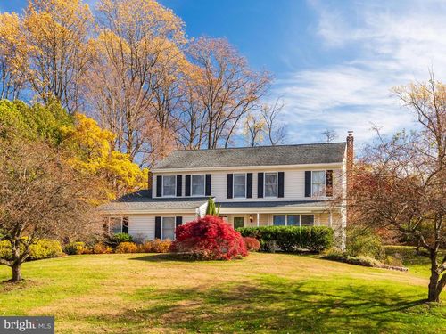 236 Spring Run Ln, Downingtown, PA, 19335-1699 | Card Image