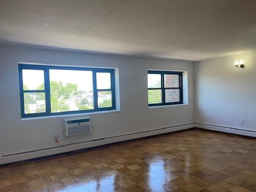apt-4t-100 Clinton Ave, Mineola, NY, 11501-2849 | Card Image