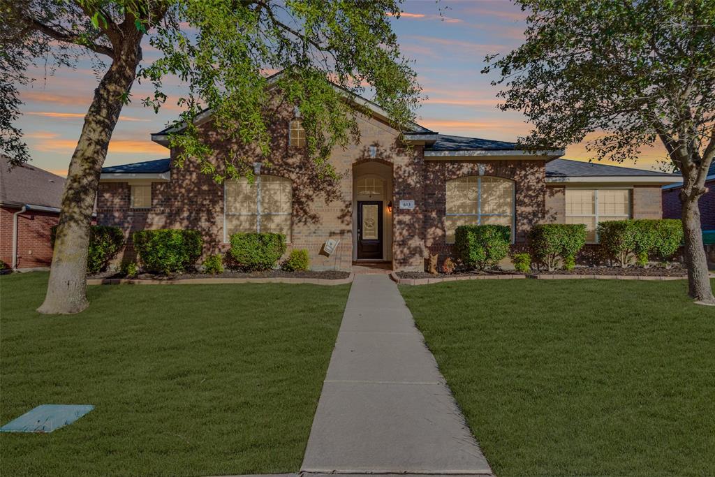 Azalea Dr, Glenn Heights, TX 75154