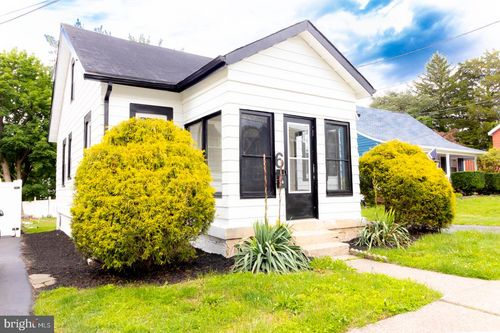 6 New Hillcrest Ave, Ewing, NJ, 08638-3520 | Card Image