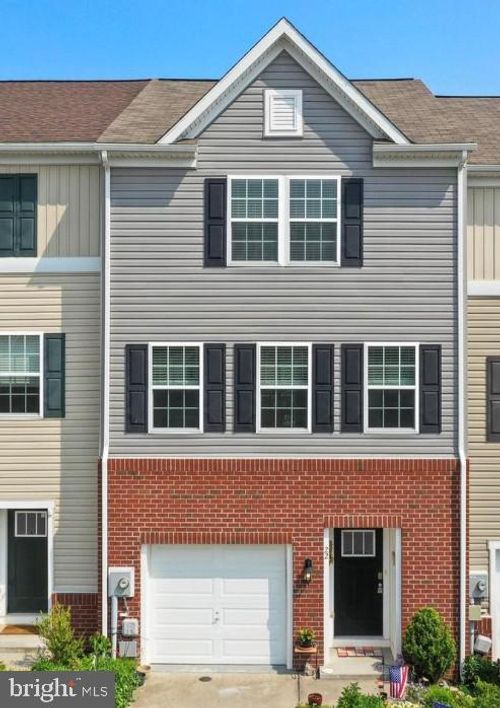 22 Vespucci Ln, MARTINSBURG, WV, 25404-1806 | Card Image