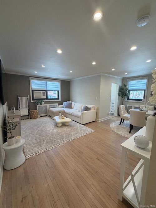 4170-1776 166th St, Whitestone, NY, 11357-3315 | Card Image