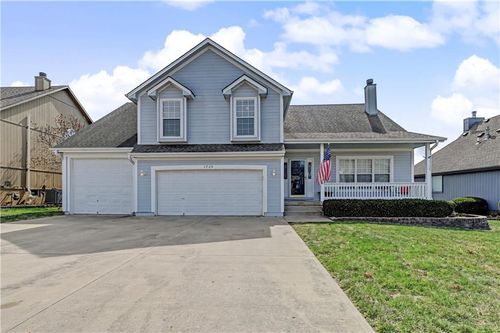 1225 Se 12th St, Lee's Summit, MO, 64081-2905 | Card Image