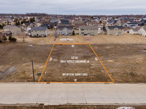 1804 E 59th Ct, Davenport, IA, 52807-2919 | Card Image