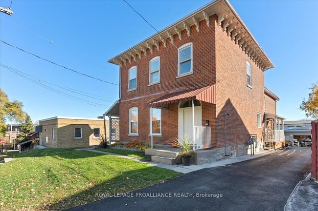 13 Church St, House other with 7 bedrooms, 4 bathrooms and 4 parking in Stirling ON | Image 15