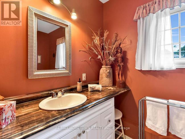 92 Water St E, House other with 2 bedrooms, 3 bathrooms and 2 parking in Brockville ON | Image 24