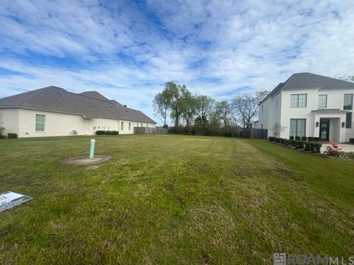 2066 Tiger Crossing Dr, Baton Rouge, LA, 70810-8441 | Card Image