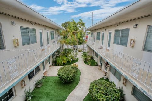 apt-10-2072 Ne 169th St, NORTH MIAMI BEACH, FL, 33162-3257 | Card Image