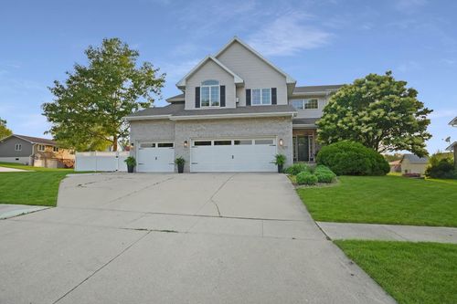 4129 Tiffany Ln, Cedar Falls, IA, 50613-6462 | Card Image