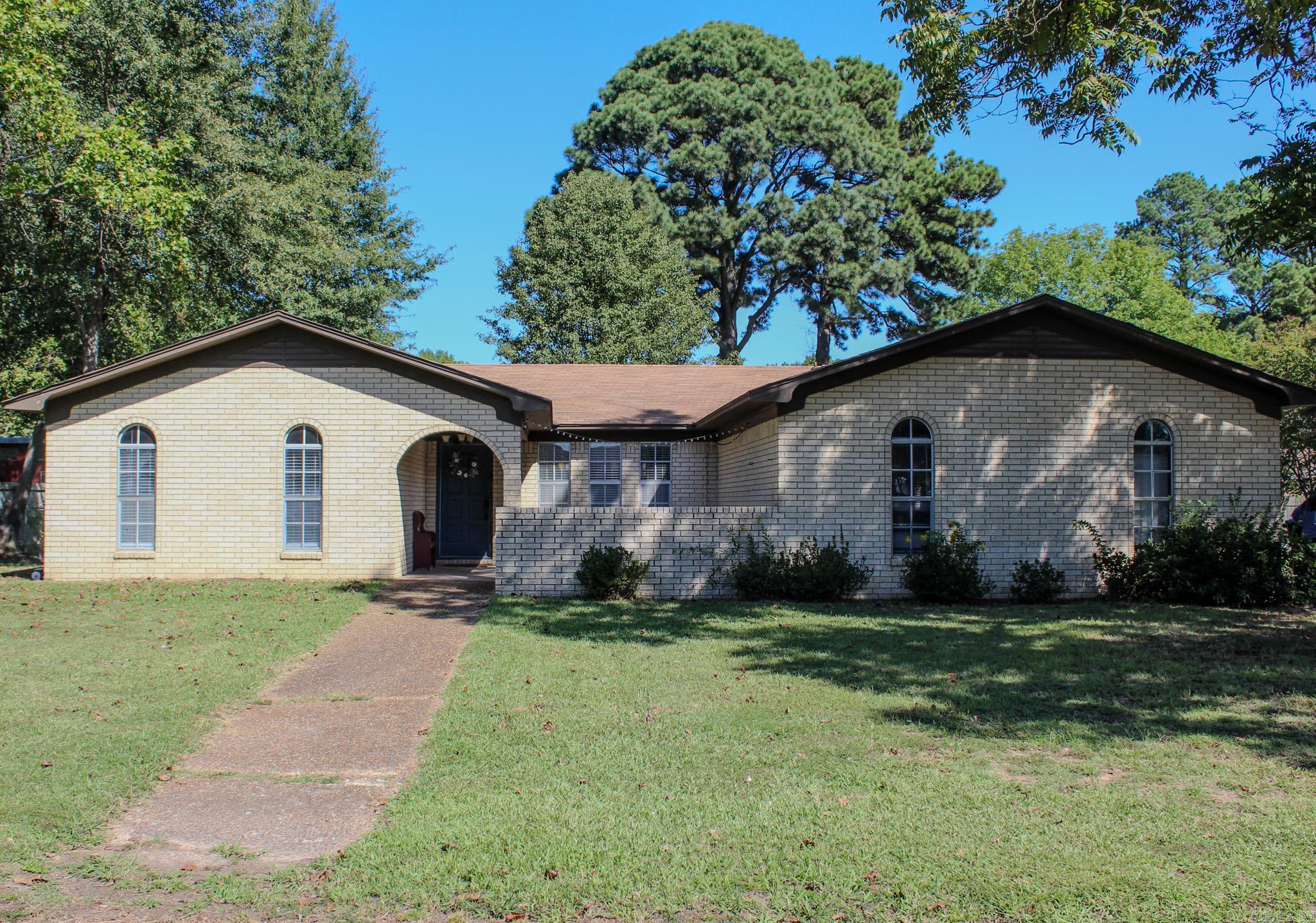 Indian Trl, Searcy, AR 72143