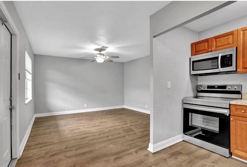 apt-2-240 Se 9th Ave, Pompano Beach, FL, 33060-7360 | Card Image