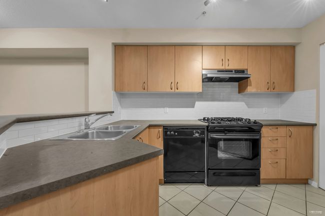 315 - 9283 Government St, Condo with 1 bedrooms, 1 bathrooms and 1 parking in Burnaby BC | Image 4