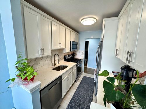 apt-5d-87-10 149th Ave, Howard Beach, NY, 11414-1432 | Card Image