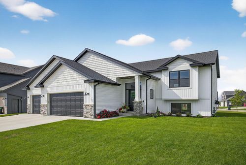 2431 Phoenix Rd Sw, Rochester, MN, 55902-2673 | Card Image