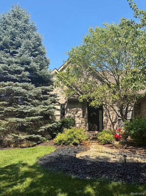 2895 Haverford Dr, Canton, MI, 48188-3303 | Card Image