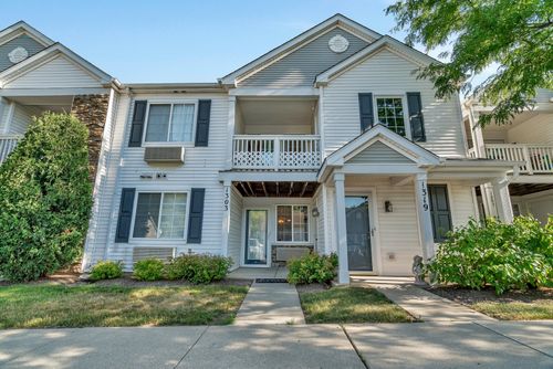 1303-1303 Silverstone Dr, Carpentersville, IL, 60110-1188 | Card Image