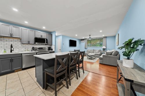 32-80 N Warren St, Woburn, MA, 01801-4160 | Card Image