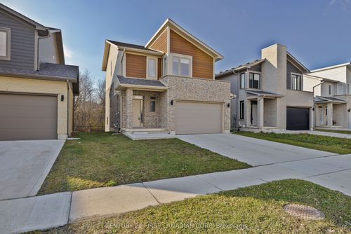 {{alt}} | Card Image