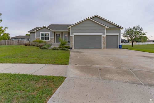 4098 Tyler Ct, Manhattan, KS, 66502-8999 | Card Image