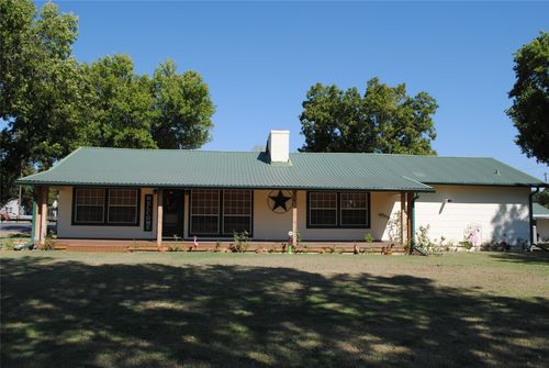 908 N Austin St, Comanche, TX, 76442-1735 | Card Image