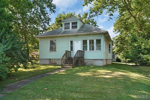 2801 Brown St, Alton, IL, 62002-4047 | Card Image