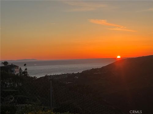 1569 Skyline Dr, Laguna Beach, CA, 92651-1944 | Card Image