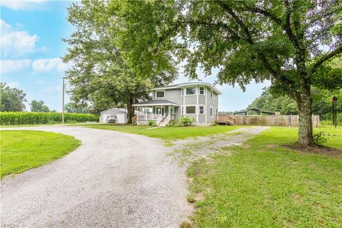 7810 Hines Rd, Disputanta, VA, 23842-8527 | Card Image