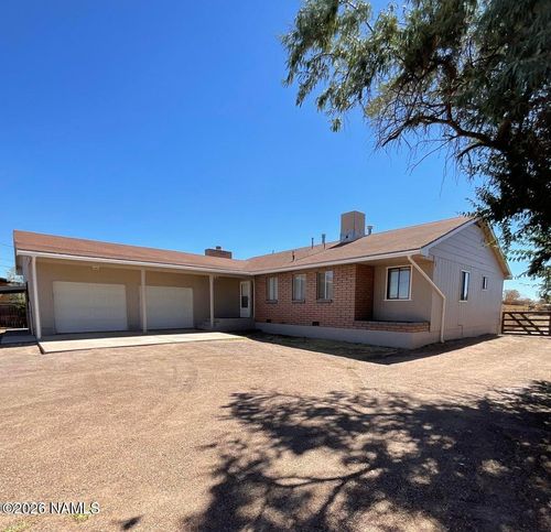595 French Rd, Winslow, AZ, 86047-2811 | Card Image