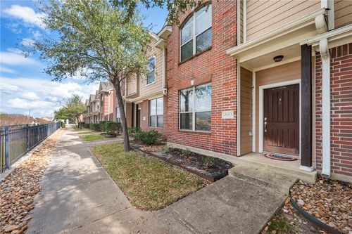 apt-2003-1000 Spring Loop, College Station, TX, 77840-2268 | Card Image