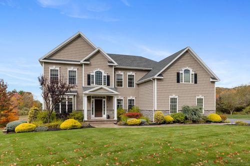 69 Glen Eagles Dr, Southington, CT, 06489-1375 | Card Image