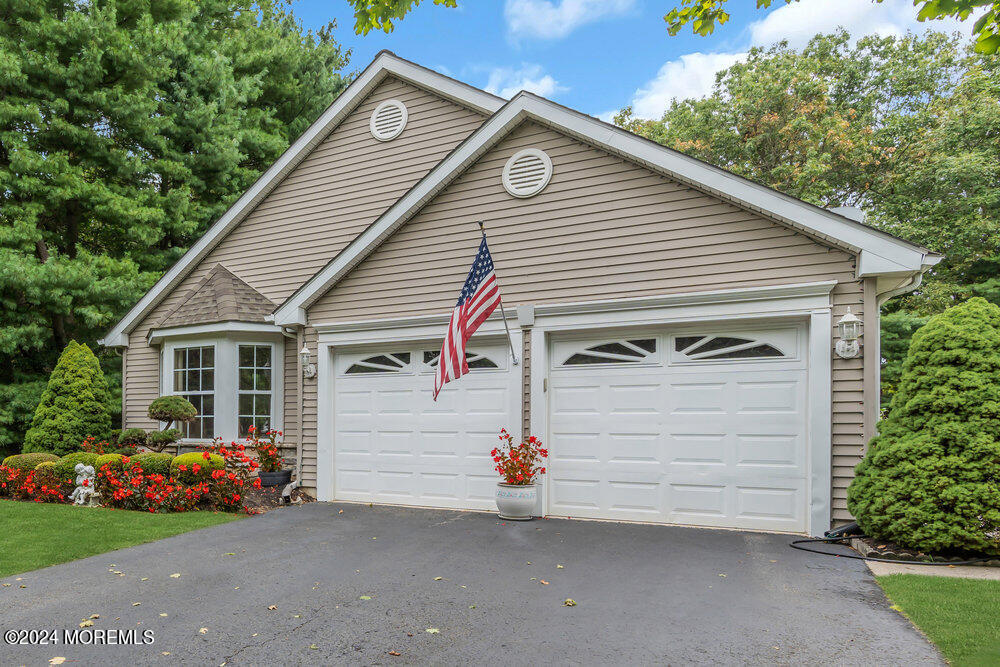 Skyline Dr, Lakewood, NJ 08701