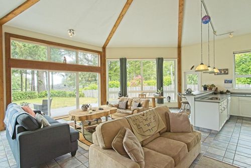 936 Amphitrite Pl, Ucluelet, BC, V0R3A0 | Card Image