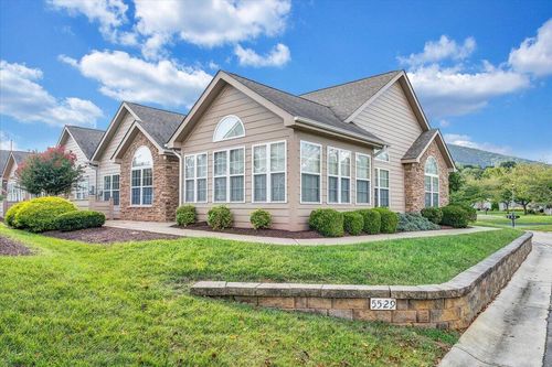 5529 Orchard Villas Cir, Roanoke, VA, 24019-6160 | Card Image
