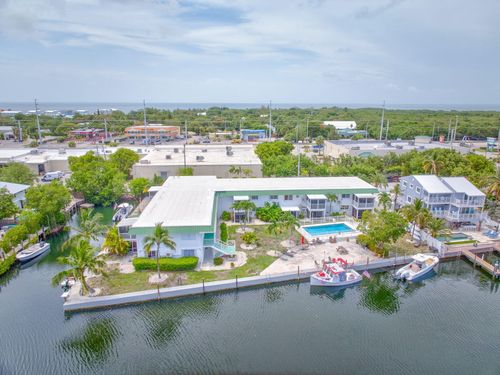 apt-6-5301 Ocean Ter, Marathon, FL, 33050-2636 | Card Image
