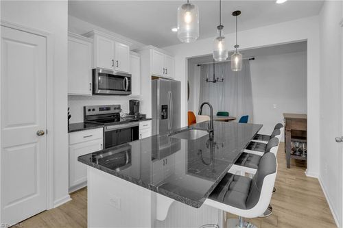 1717 Granby Heights Dr, Winston Salem, NC, 27103-5068 | Card Image