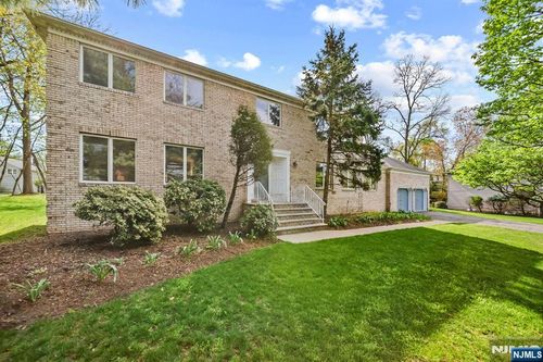 30 Auryansen Ct, Closter, NJ, 07624-2847 | Card Image