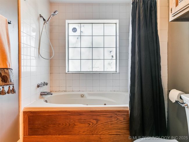 2018 Briarwood St, House other with 3 bedrooms, 2 bathrooms and null parking in Stroud OK | Image 38