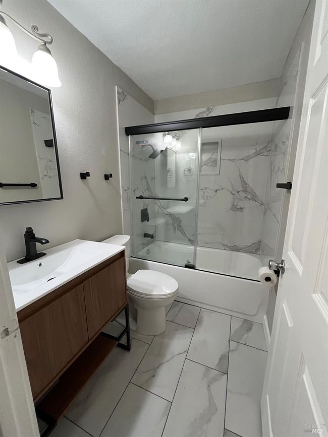 APT-19 - 2525 Walters Way, Condo with 2 bedrooms, 2 bathrooms and 1 parking in Concord CA | Image 16