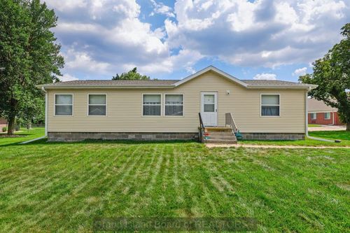 403 W Pine St, Doniphan, NE, 68832-9668 | Card Image