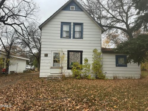 120 N Center Ave, Center, ND, 58530 | Card Image