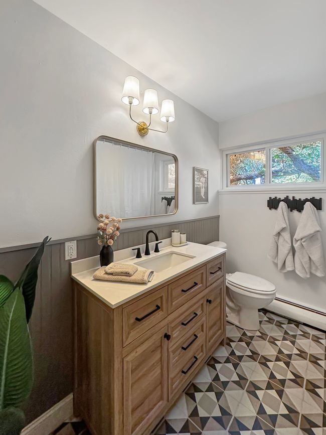 APT-8B - 124 N Whistler Ave, Condo with 2 bedrooms, 1 bathrooms and 1 parking in FREEPORT IL | Image 14