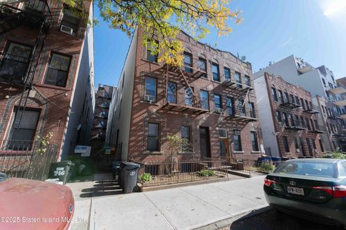 765 E 9th St, New York, NY, 10009-5335 | Card Image