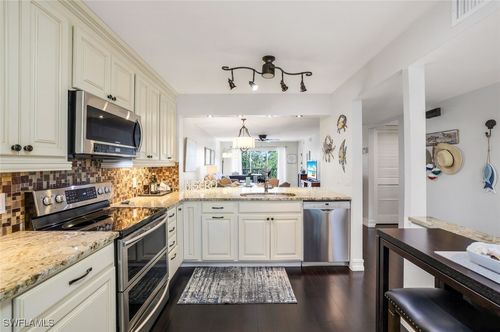 apt-j202-3061 Sandpiper Bay Cir, NAPLES, FL, 34112-5610 | Card Image