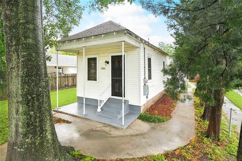 838 Jefferson St, Gretna, LA, 70053-2208 | Card Image